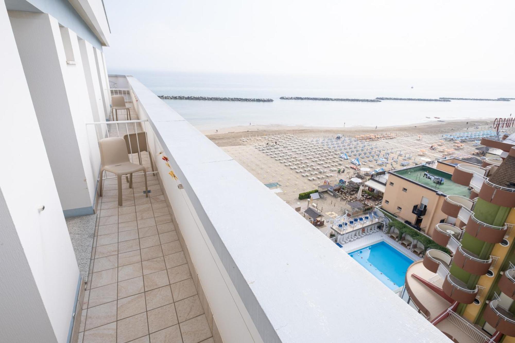 Hotel Capitol Gatteo a Mare Buitenkant foto