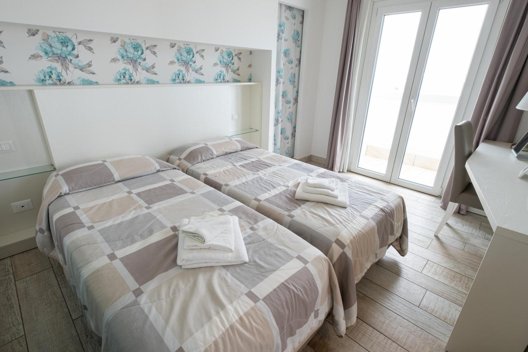 Hotel Capitol Gatteo a Mare Buitenkant foto
